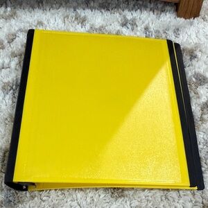 Staples 1” Yellow and Black Binder NWOT